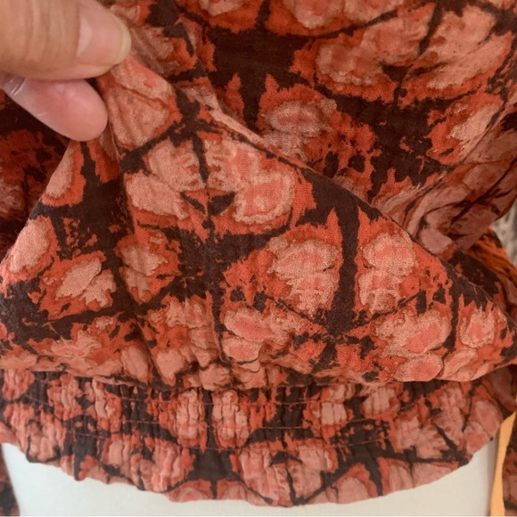 Anthropologie Porridge Peasant Blouse. Spliced neck with tassel tie. 100% cotton - Picture 14 of 15